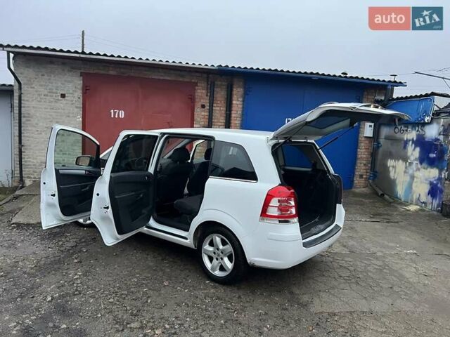 Белый Опель Зафира, объемом двигателя 1.8 л и пробегом 218 тыс. км за 7555 $, фото 20 на Automoto.ua