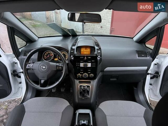 Белый Опель Зафира, объемом двигателя 1.8 л и пробегом 218 тыс. км за 7555 $, фото 21 на Automoto.ua