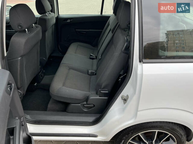 Білий Опель Зафіра, об'ємом двигуна 1.6 л та пробігом 244 тис. км за 6850 $, фото 26 на Automoto.ua