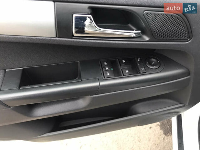 Белый Опель Зафира, объемом двигателя 1.8 л и пробегом 240 тыс. км за 7800 $, фото 26 на Automoto.ua