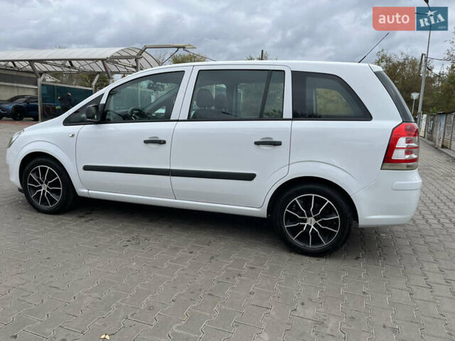 Білий Опель Зафіра, об'ємом двигуна 1.6 л та пробігом 244 тис. км за 6850 $, фото 4 на Automoto.ua