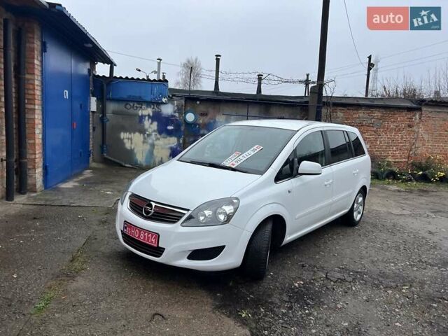 Белый Опель Зафира, объемом двигателя 1.8 л и пробегом 218 тыс. км за 7555 $, фото 1 на Automoto.ua