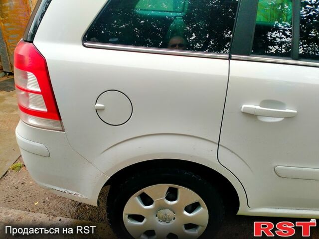 Білий Опель Зафіра, об'ємом двигуна 1.7 л та пробігом 220 тис. км за 6000 $, фото 8 на Automoto.ua