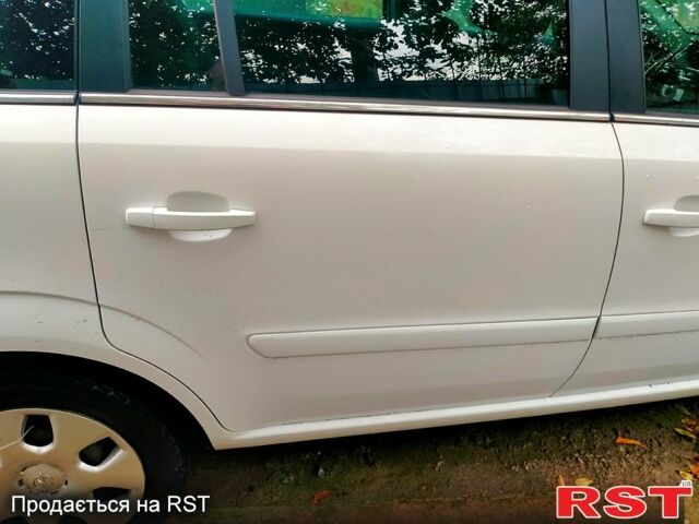 Білий Опель Зафіра, об'ємом двигуна 1.7 л та пробігом 220 тис. км за 6000 $, фото 11 на Automoto.ua