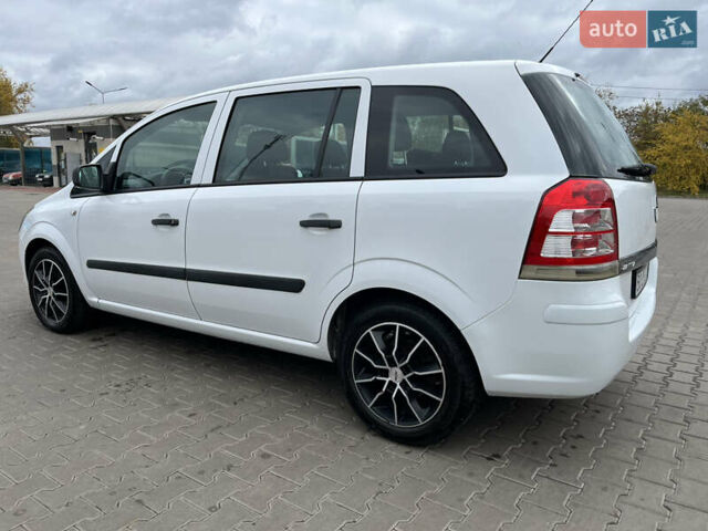 Білий Опель Зафіра, об'ємом двигуна 1.6 л та пробігом 244 тис. км за 6850 $, фото 5 на Automoto.ua