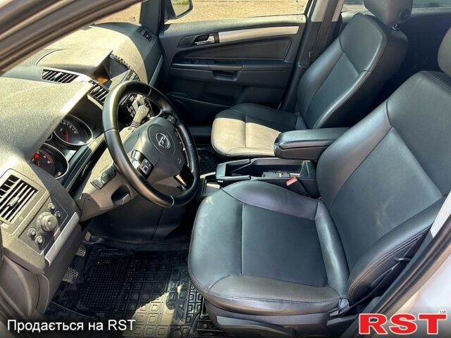 Белый Опель Зафира, объемом двигателя 1.6 л и пробегом 185 тыс. км за 6500 $, фото 5 на Automoto.ua