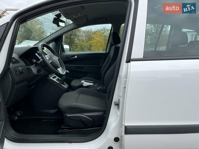 Білий Опель Зафіра, об'ємом двигуна 1.6 л та пробігом 244 тис. км за 6850 $, фото 20 на Automoto.ua