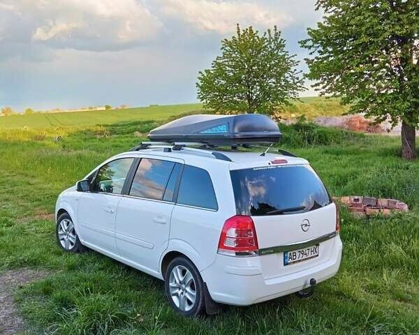 Белый Опель Зафира, объемом двигателя 1.7 л и пробегом 200 тыс. км за 6800 $, фото 4 на Automoto.ua