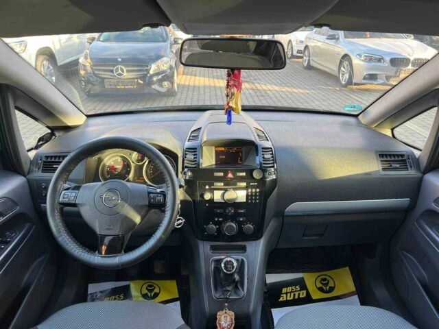 Белый Опель Зафира, объемом двигателя 1.7 л и пробегом 264 тыс. км за 6800 $, фото 12 на Automoto.ua