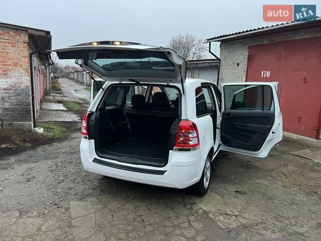 Белый Опель Зафира, объемом двигателя 1.8 л и пробегом 218 тыс. км за 7555 $, фото 17 на Automoto.ua