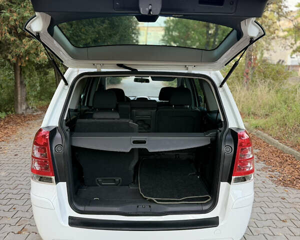 Белый Опель Зафира, объемом двигателя 1.8 л и пробегом 218 тыс. км за 6900 $, фото 10 на Automoto.ua