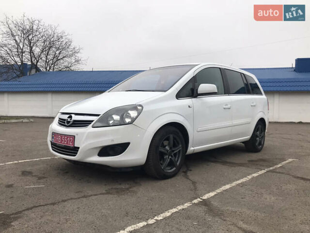 Белый Опель Зафира, объемом двигателя 1.8 л и пробегом 240 тыс. км за 7800 $, фото 5 на Automoto.ua