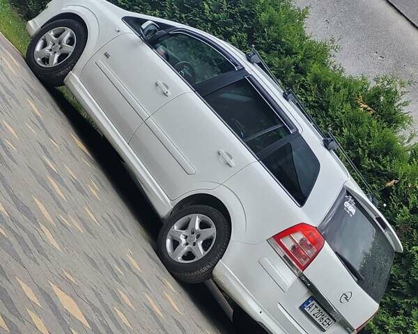 Белый Опель Зафира, объемом двигателя 1.7 л и пробегом 362 тыс. км за 6300 $, фото 10 на Automoto.ua