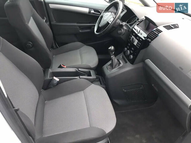 Белый Опель Зафира, объемом двигателя 1.8 л и пробегом 240 тыс. км за 7800 $, фото 41 на Automoto.ua