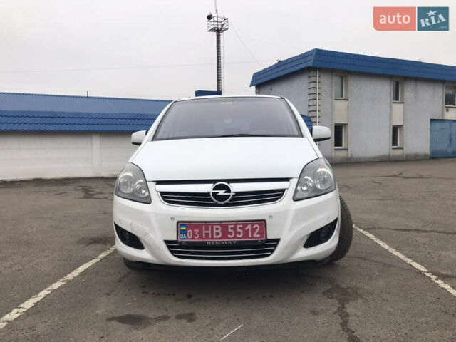 Белый Опель Зафира, объемом двигателя 1.8 л и пробегом 240 тыс. км за 7800 $, фото 1 на Automoto.ua