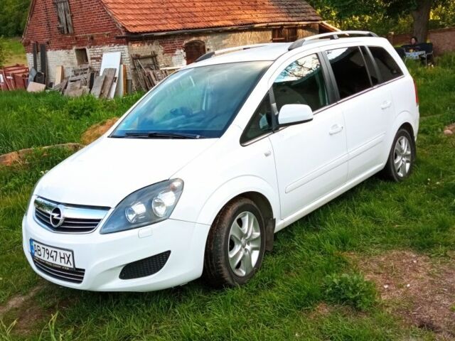 Белый Опель Зафира, объемом двигателя 1.7 л и пробегом 200 тыс. км за 6800 $, фото 8 на Automoto.ua