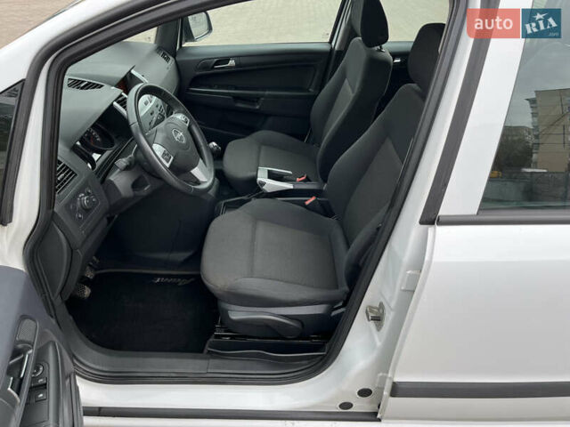 Білий Опель Зафіра, об'ємом двигуна 1.6 л та пробігом 244 тис. км за 6850 $, фото 22 на Automoto.ua