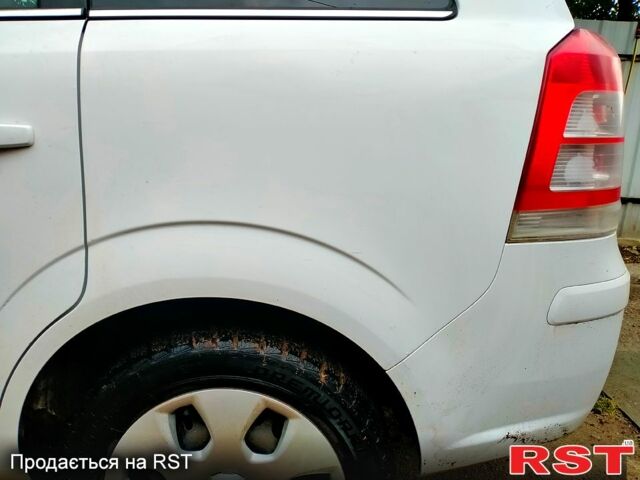 Білий Опель Зафіра, об'ємом двигуна 1.7 л та пробігом 220 тис. км за 6000 $, фото 5 на Automoto.ua