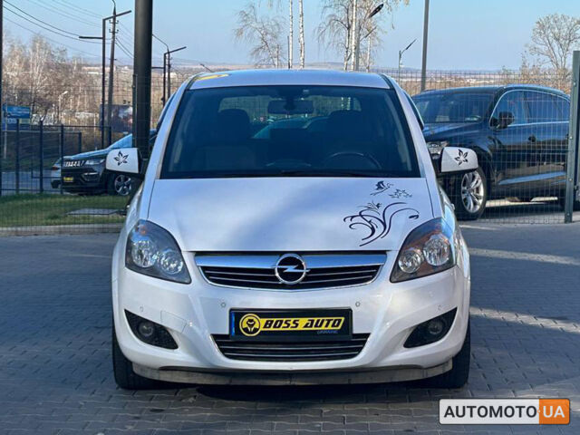 Белый Опель Зафира, объемом двигателя 1.7 л и пробегом 233 тыс. км за 7800 $, фото 1 на Automoto.ua