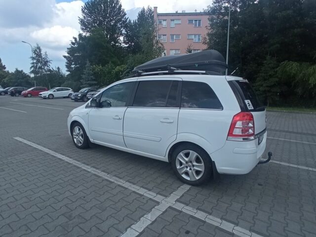 Белый Опель Зафира, объемом двигателя 1.7 л и пробегом 200 тыс. км за 6800 $, фото 3 на Automoto.ua