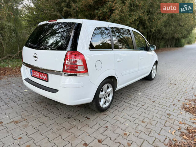 Белый Опель Зафира, объемом двигателя 1.8 л и пробегом 218 тыс. км за 6900 $, фото 4 на Automoto.ua