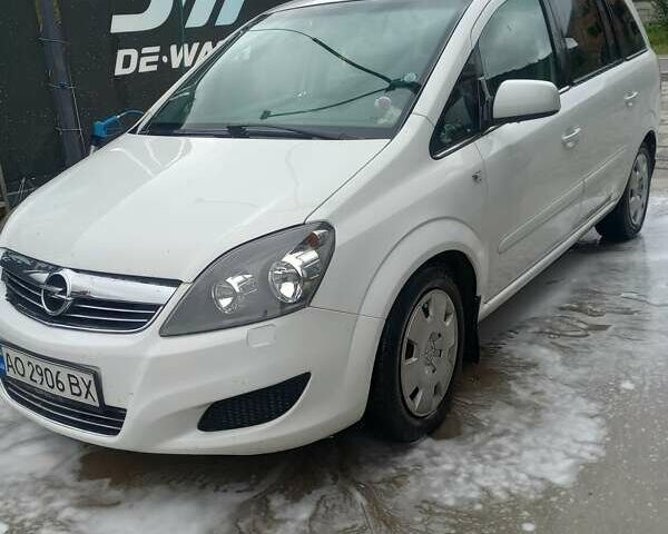 Белый Опель Зафира, объемом двигателя 1.7 л и пробегом 130 тыс. км за 6200 $, фото 1 на Automoto.ua