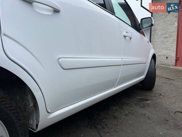 Белый Опель Зафира, объемом двигателя 1.8 л и пробегом 218 тыс. км за 7555 $, фото 10 на Automoto.ua