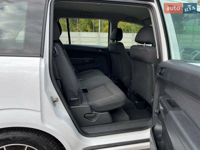 Білий Опель Зафіра, об'ємом двигуна 1.6 л та пробігом 244 тис. км за 6850 $, фото 36 на Automoto.ua