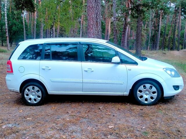 Білий Опель Зафіра, об'ємом двигуна 1.7 л та пробігом 220 тис. км за 6000 $, фото 3 на Automoto.ua