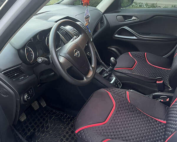 Білий Опель Зафіра, об'ємом двигуна 1.36 л та пробігом 63 тис. км за 6300 $, фото 3 на Automoto.ua