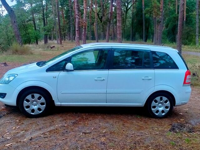 Білий Опель Зафіра, об'ємом двигуна 1.7 л та пробігом 220 тис. км за 6000 $, фото 1 на Automoto.ua
