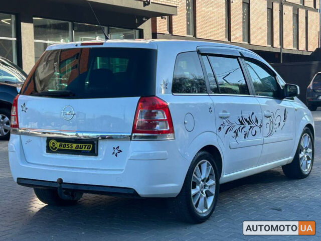 Белый Опель Зафира, объемом двигателя 1.7 л и пробегом 233 тыс. км за 7800 $, фото 5 на Automoto.ua