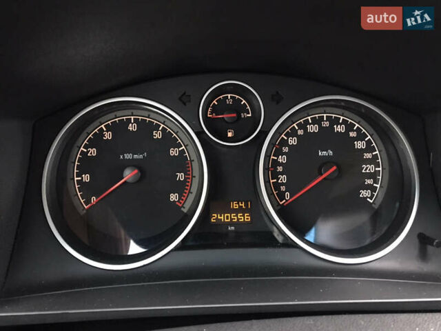 Белый Опель Зафира, объемом двигателя 1.8 л и пробегом 240 тыс. км за 7800 $, фото 51 на Automoto.ua