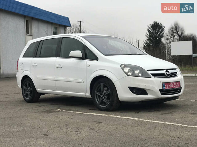 Белый Опель Зафира, объемом двигателя 1.8 л и пробегом 240 тыс. км за 7800 $, фото 11 на Automoto.ua
