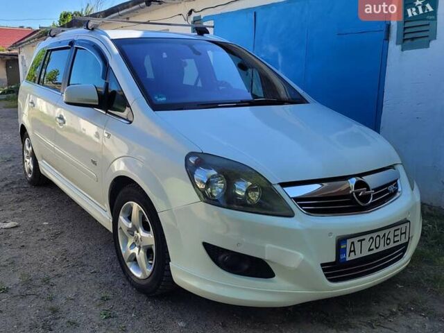 Белый Опель Зафира, объемом двигателя 1.7 л и пробегом 362 тыс. км за 6300 $, фото 9 на Automoto.ua