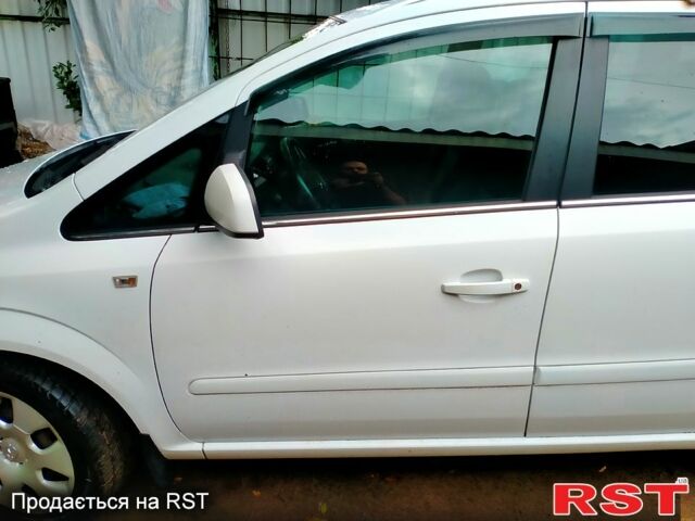 Білий Опель Зафіра, об'ємом двигуна 1.7 л та пробігом 220 тис. км за 6000 $, фото 2 на Automoto.ua