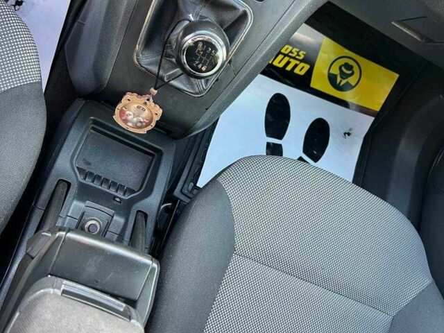 Белый Опель Зафира, объемом двигателя 1.7 л и пробегом 264 тыс. км за 6800 $, фото 14 на Automoto.ua