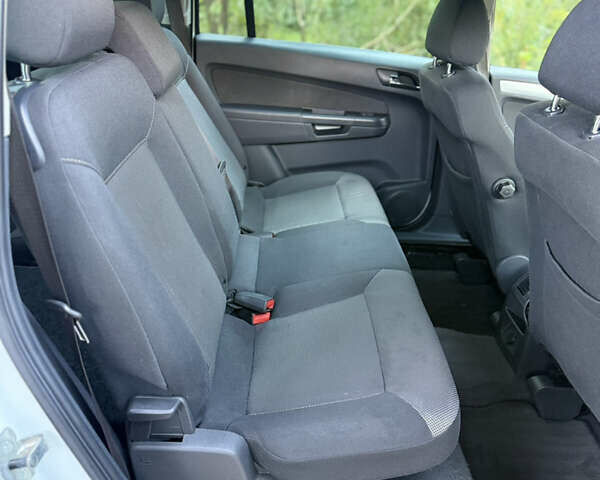 Белый Опель Зафира, объемом двигателя 1.8 л и пробегом 218 тыс. км за 6900 $, фото 11 на Automoto.ua