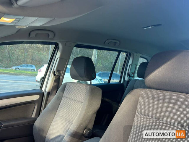 Белый Опель Зафира, объемом двигателя 1.7 л и пробегом 233 тыс. км за 7800 $, фото 9 на Automoto.ua