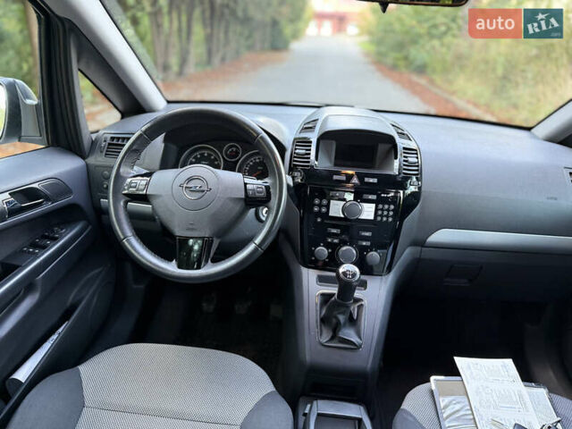 Белый Опель Зафира, объемом двигателя 1.8 л и пробегом 218 тыс. км за 6900 $, фото 7 на Automoto.ua