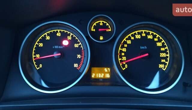 Білий Опель Зафіра, об'ємом двигуна 1.6 л та пробігом 212 тис. км за 7300 $, фото 5 на Automoto.ua