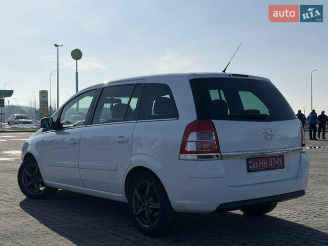 Белый Опель Зафира, объемом двигателя 1.8 л и пробегом 242 тыс. км за 7900 $, фото 1 на Automoto.ua