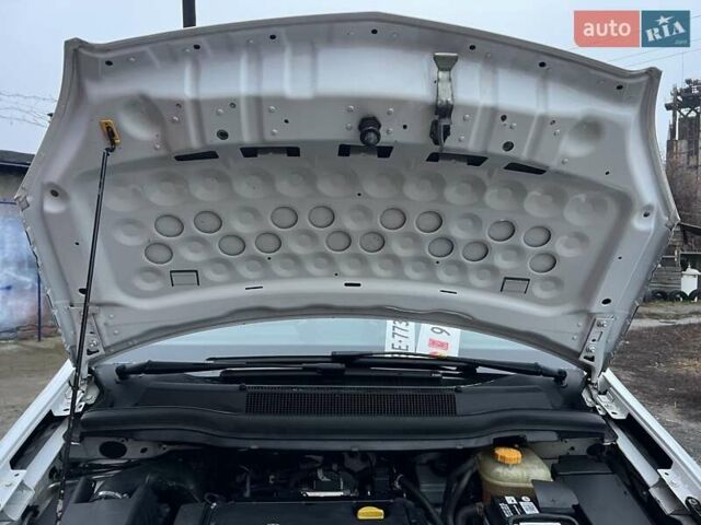 Белый Опель Зафира, объемом двигателя 1.8 л и пробегом 218 тыс. км за 7555 $, фото 36 на Automoto.ua