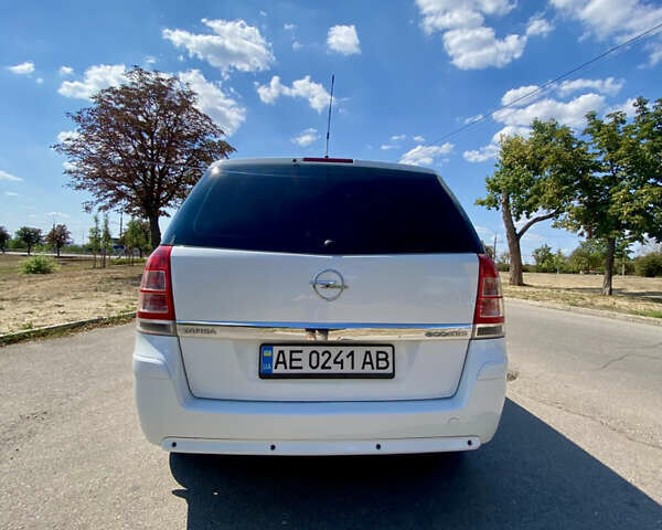 Белый Опель Зафира, объемом двигателя 1.6 л и пробегом 187 тыс. км за 6400 $, фото 7 на Automoto.ua