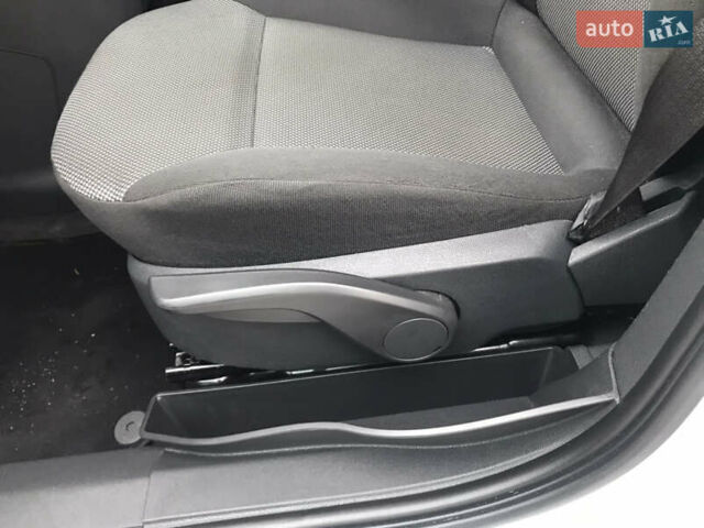 Белый Опель Зафира, объемом двигателя 1.8 л и пробегом 240 тыс. км за 7800 $, фото 33 на Automoto.ua