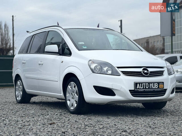 Белый Опель Зафира, объемом двигателя 1.69 л и пробегом 205 тыс. км за 7900 $, фото 4 на Automoto.ua