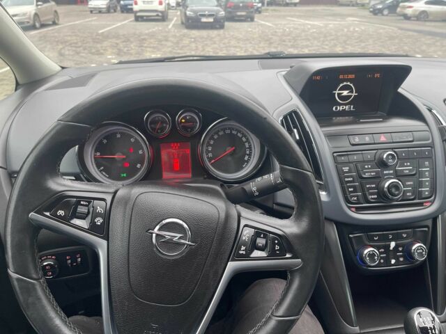 Белый Опель Зафира, объемом двигателя 2 л и пробегом 187 тыс. км за 8975 $, фото 12 на Automoto.ua