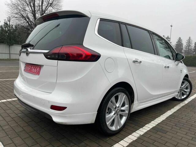 Белый Опель Зафира, объемом двигателя 2 л и пробегом 187 тыс. км за 8975 $, фото 16 на Automoto.ua