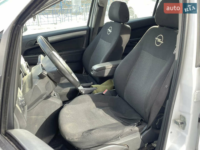 Білий Опель Зафіра, об'ємом двигуна 1.8 л та пробігом 238 тис. км за 6700 $, фото 8 на Automoto.ua