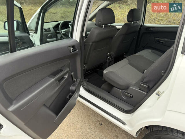 Белый Опель Зафира, объемом двигателя 1.6 л и пробегом 173 тыс. км за 7999 $, фото 21 на Automoto.ua